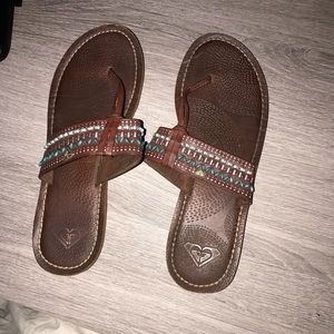 Hardly worn brown roxy sandals